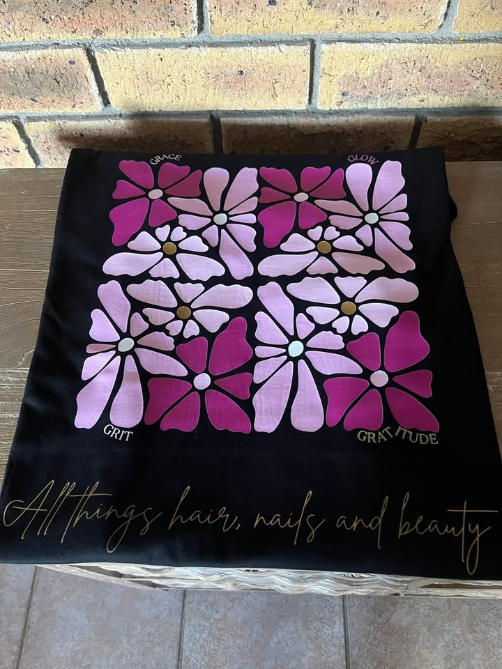 A big thank you to Mademoiselle Hair & Beauty for trusting us with these beautiful custom printed T-shirts! ✨
Elegant branding, bold detail, and a finish that truly suits their style.

We appreciate your support!