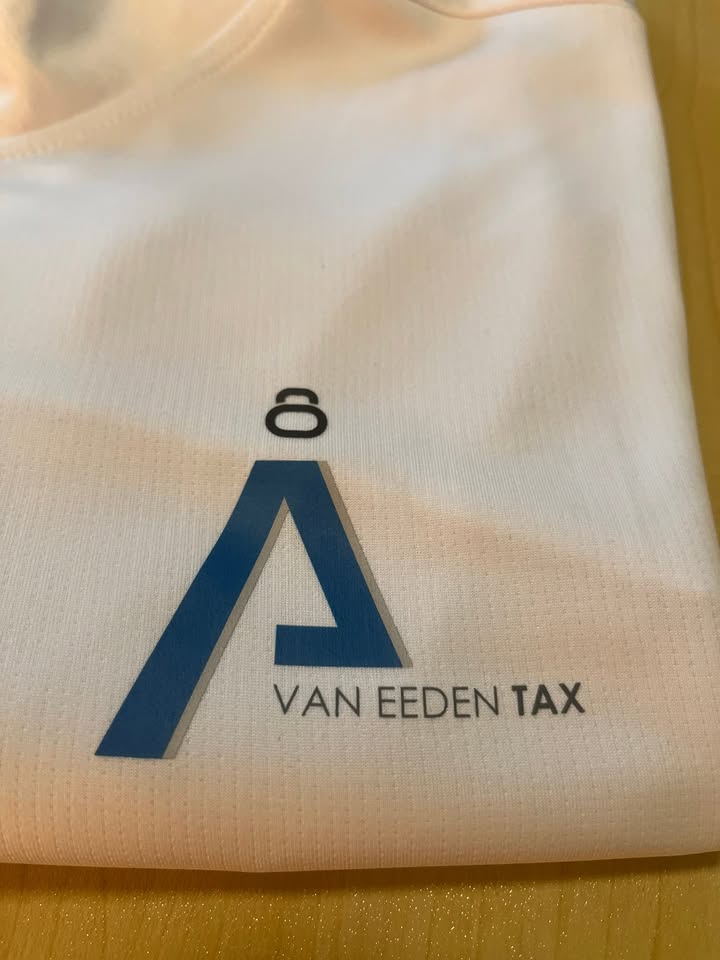 Hoë kwaliteit prints wat jou handelsmerk professioneel laat uitstaan.
Ons het hierdie netjiese Van Eeden Tax prints gedoen, en ons is baie tevrede met die skoon afwerking.

Baie dankie vir die aanhoudende ondersteuning, Azaan!

https://www.vaneedentax.co.za/